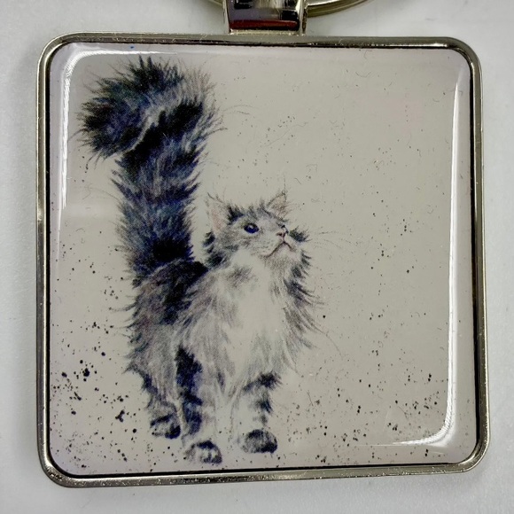 Fur, Feathers & Whiskers Cat Keyring ‘Lady of the House’ by Wrendale Designs - Picture 6 of 6